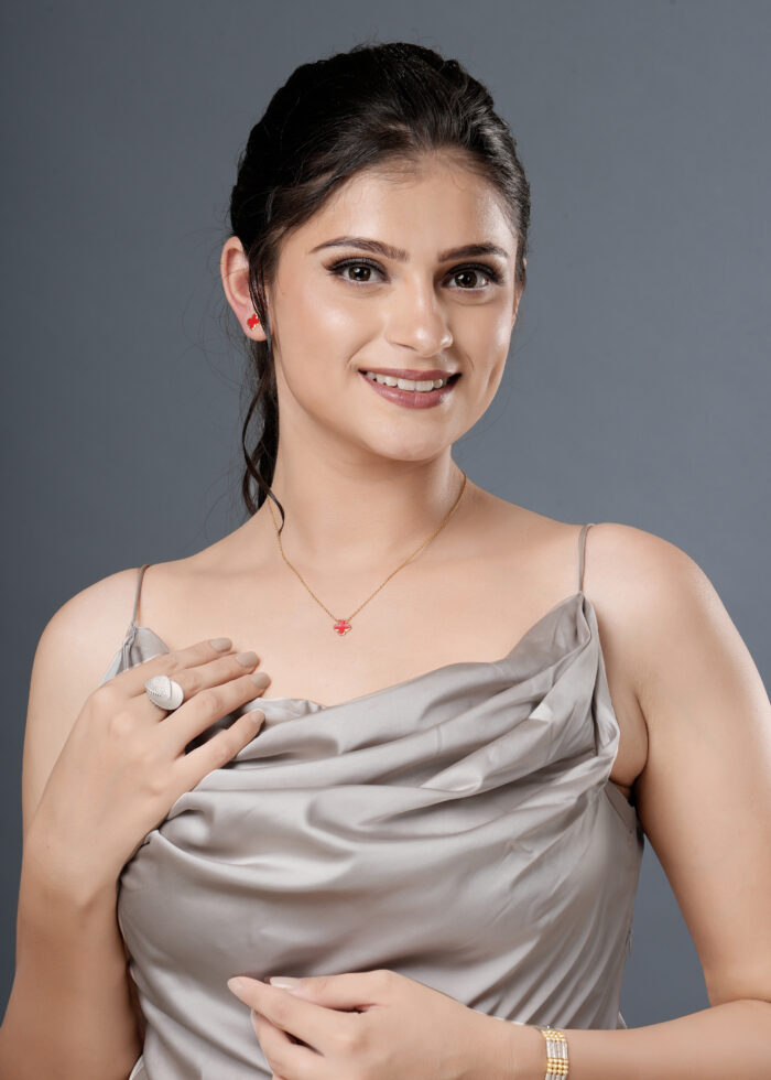 Coral Bloom Red Clover Pendant Necklace - Image 4