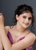 Sterling Silver Solitaire Graduated Necklace and Earrings Set - Image 2