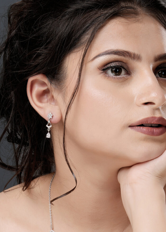 Elegant Silver Geometric Floral Cluster with Teardrop Necklace & Earrings Set - Image 3